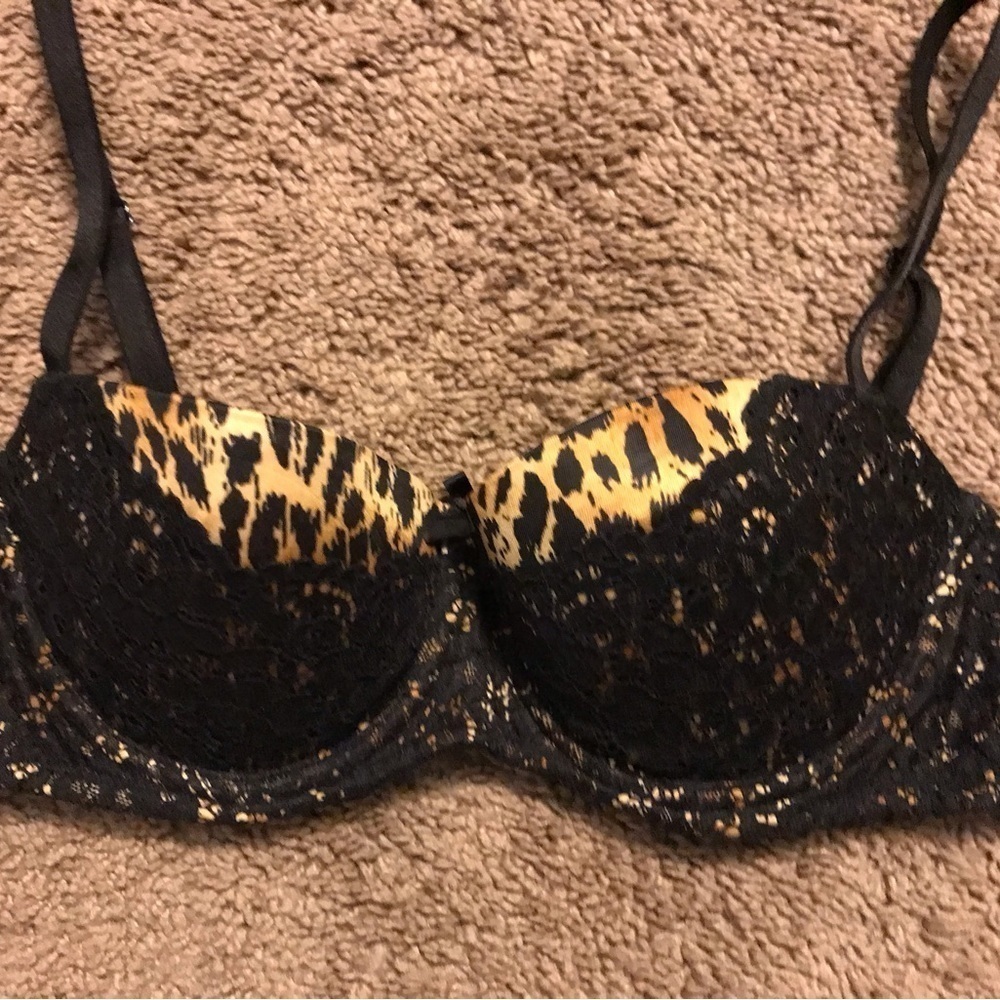Victoria’s Secret Black Lace/Cheetah Print Very Sexy Multi-Bra Size 34 B